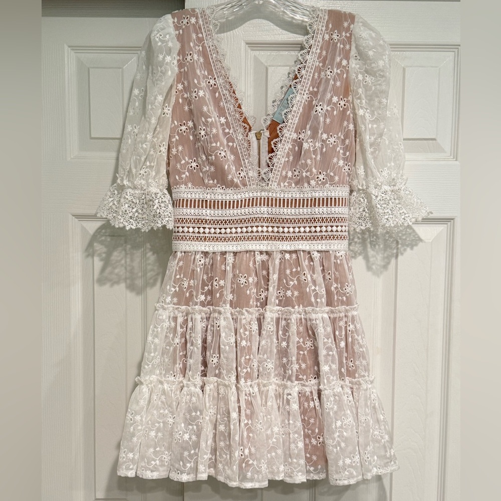 Wish Boutique white and tan lace dress